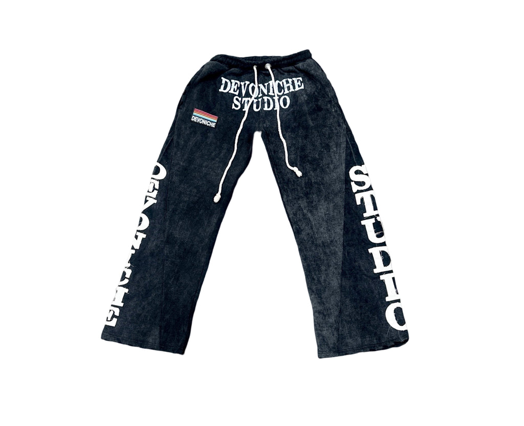 DEVONICHE STUDIO “BLACK KNIGHT” JOGGERS