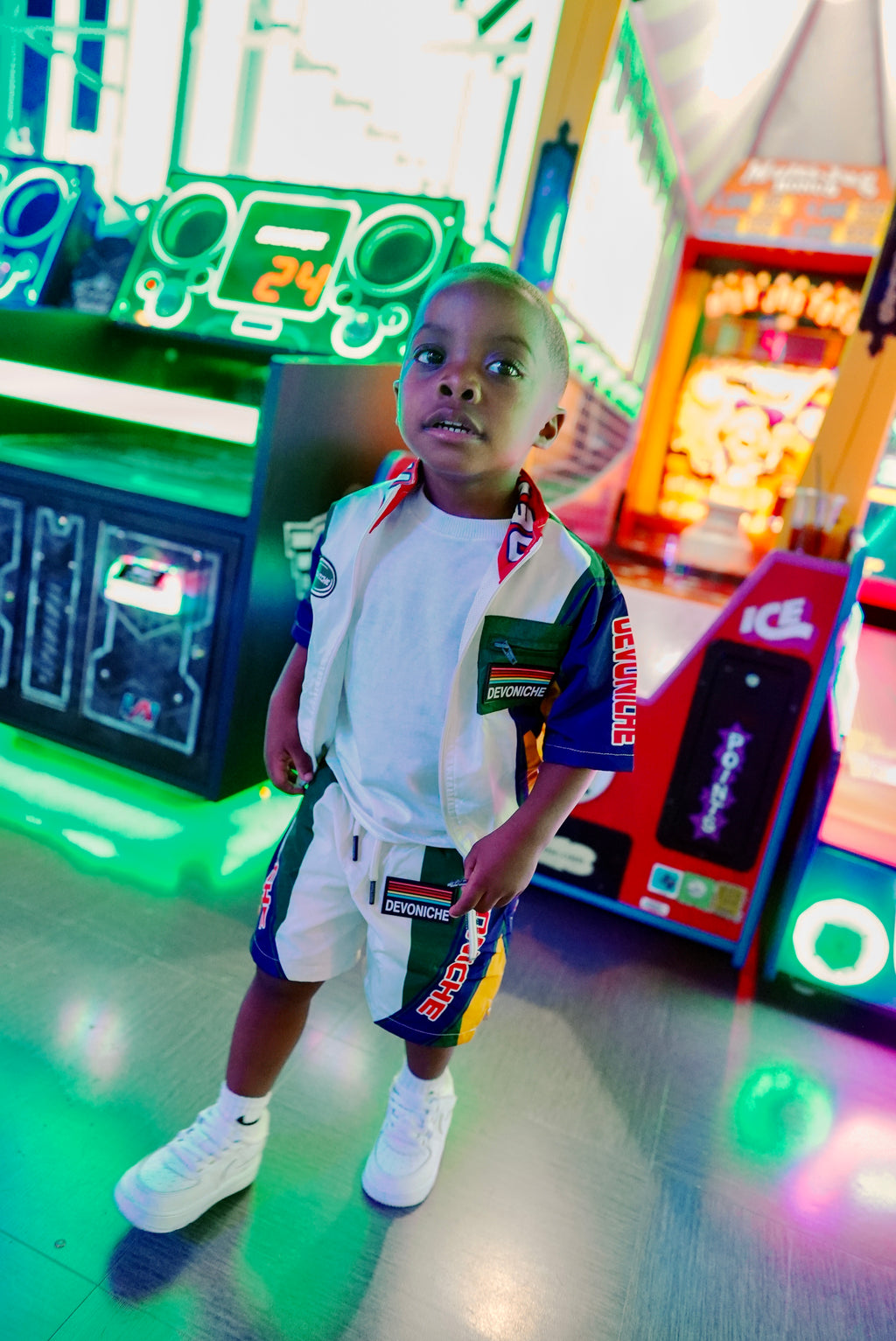 DEVONICHE’S “White Maze”KIDS WINDBREAKER SET