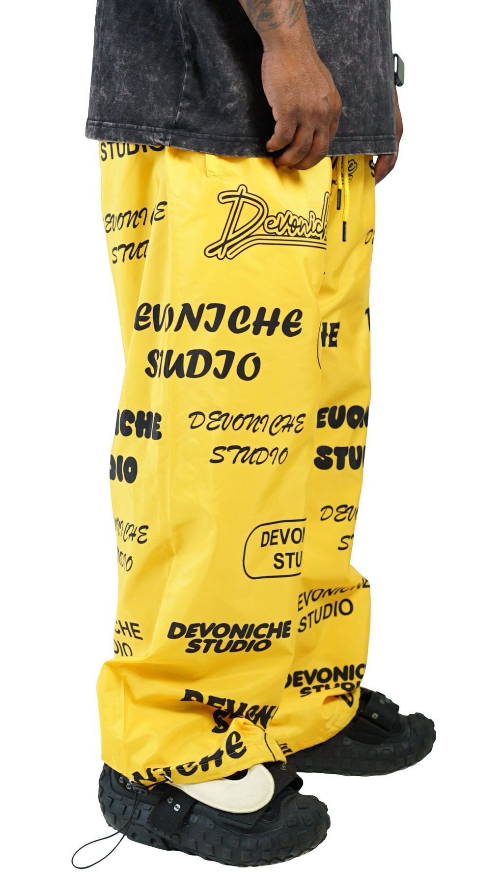 Devoniche Studio "Logo Windbreakers"